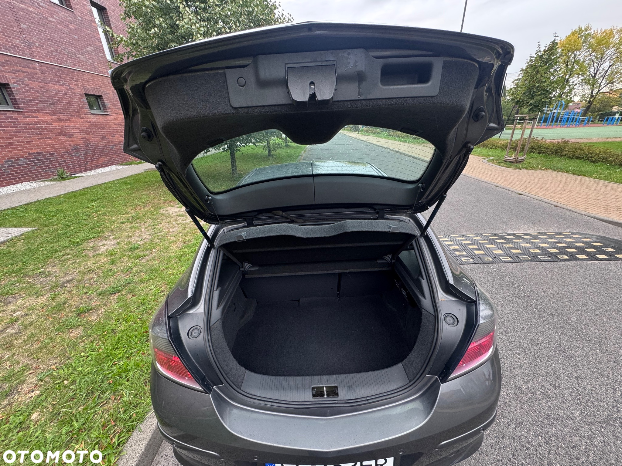 Opel Astra GTC 1.8 Sport - 8
