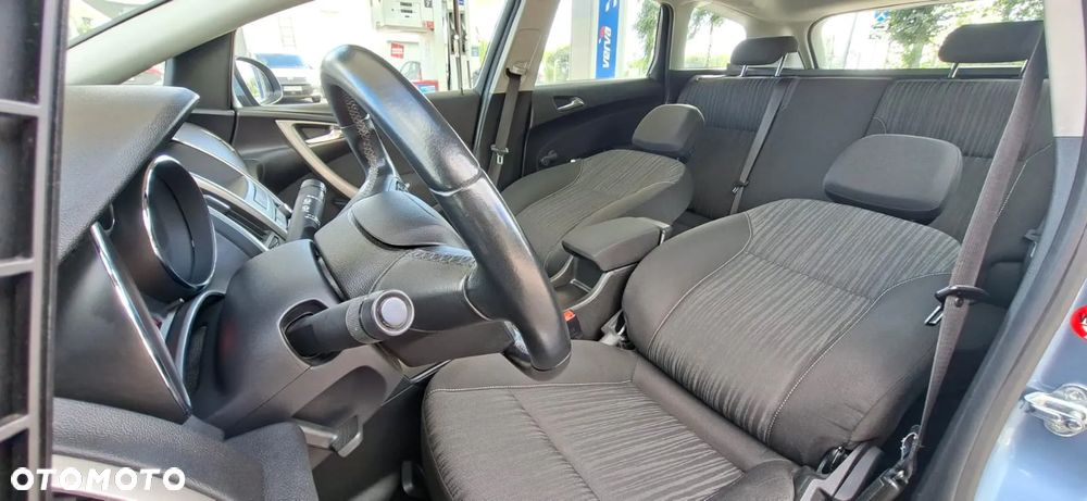 Opel Astra 1.6 Turbo Cosmo - 20