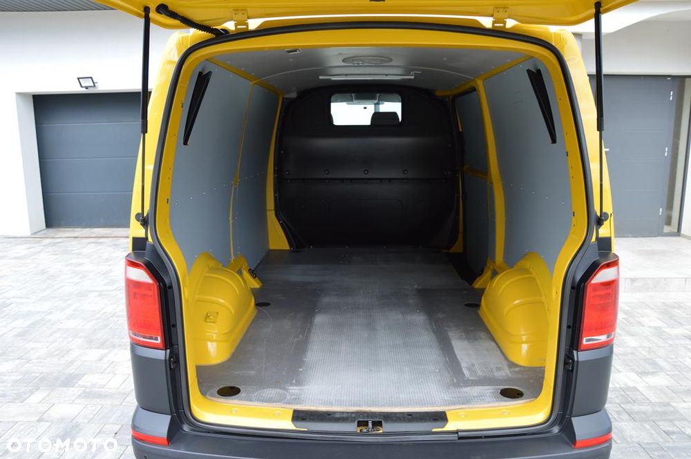 Volkswagen Transporter - 26