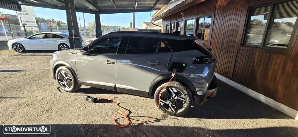 Peugeot e-2008 Allure - 36