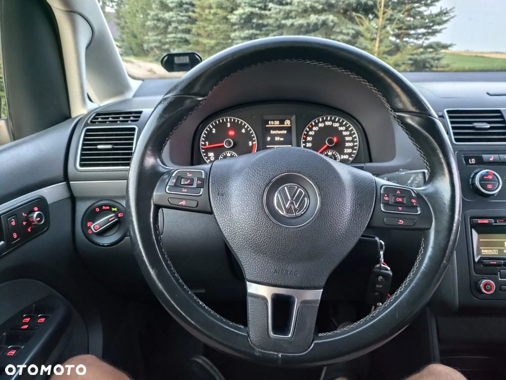 Volkswagen Touran 2.0 TDI DPF MATCH - 12