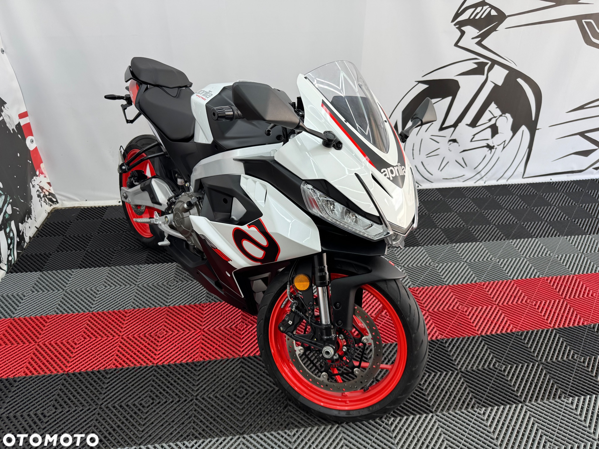 Aprilia RS - 8