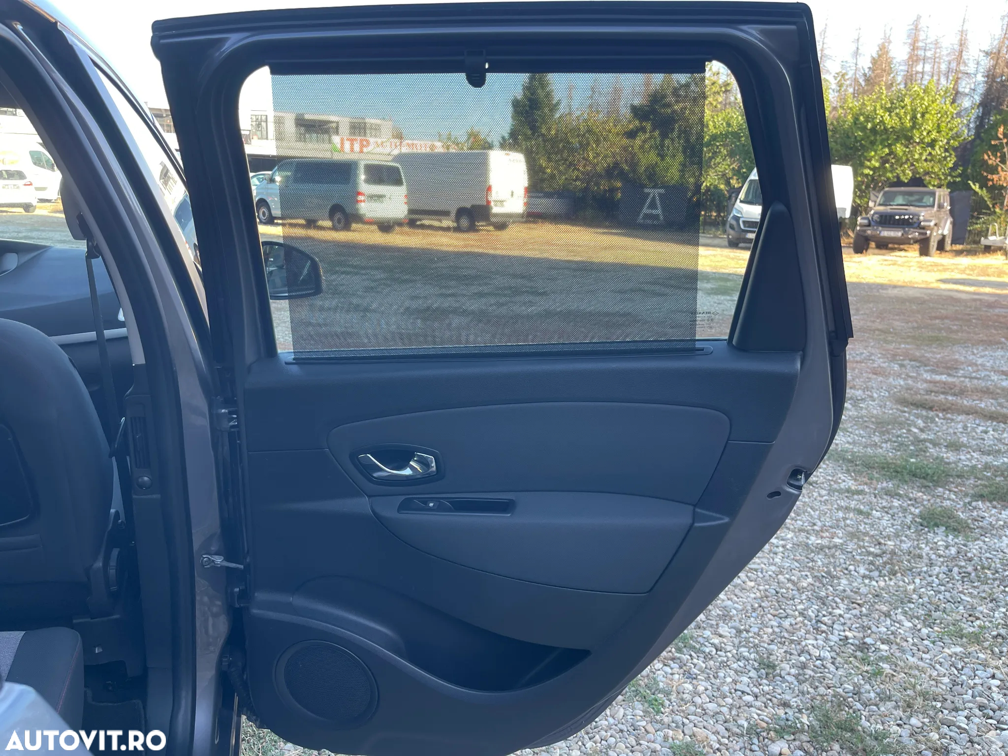 Renault Scenic dCi 110 EDC Paris - 13
