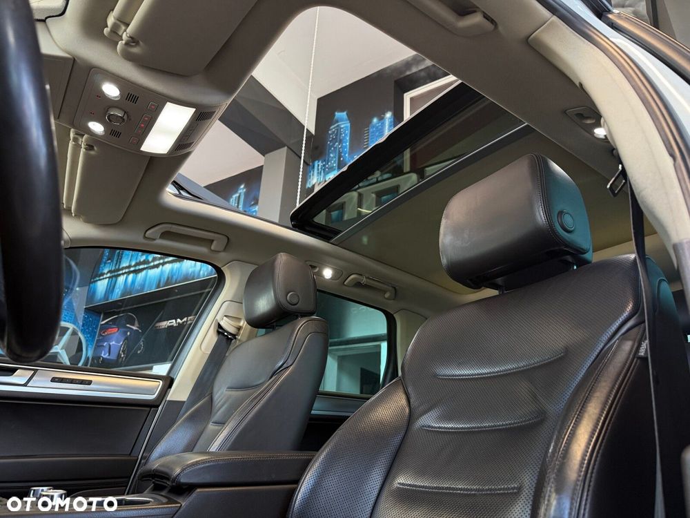 Volkswagen Touareg - 31