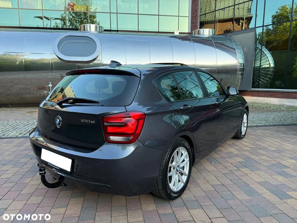 BMW Seria 1 120d Sport Line - 2