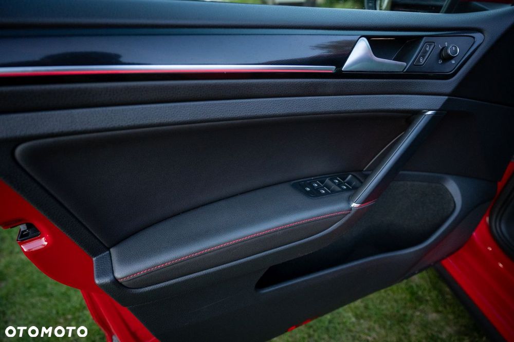 Volkswagen Golf GTI Performance BlueMotion Technology - 20