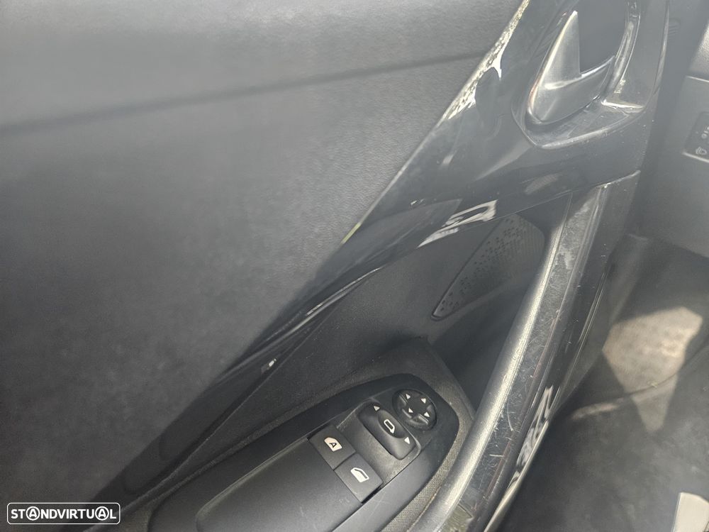 Peugeot 208 1.4 HDi - 21