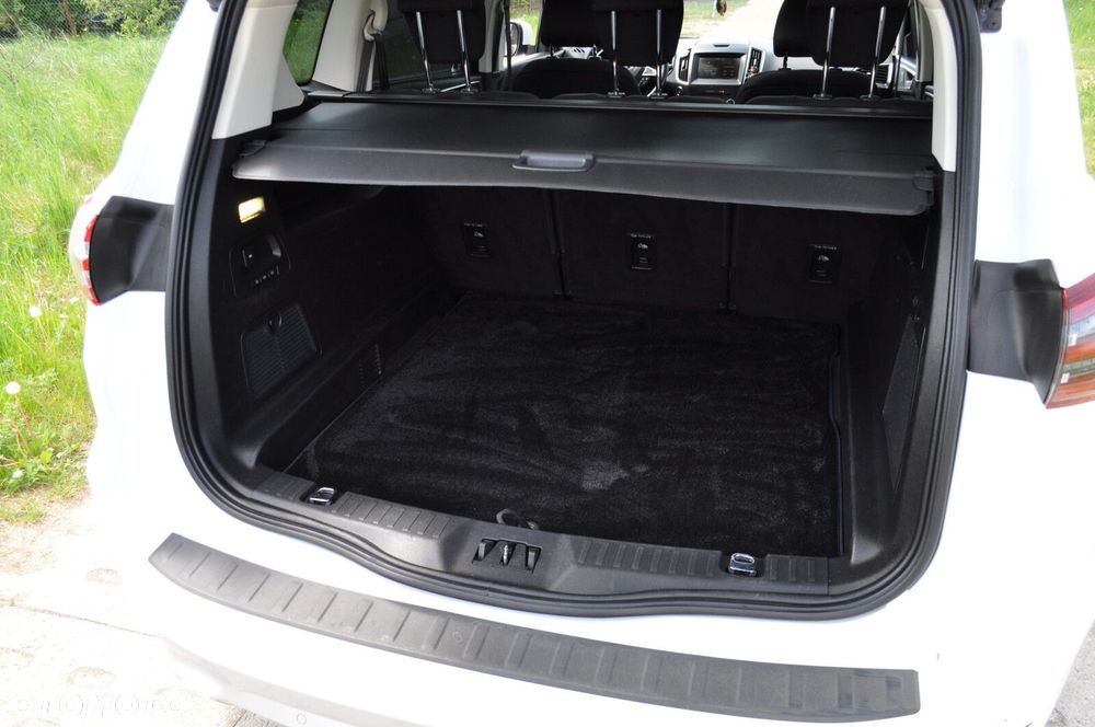 Ford S-Max - 12
