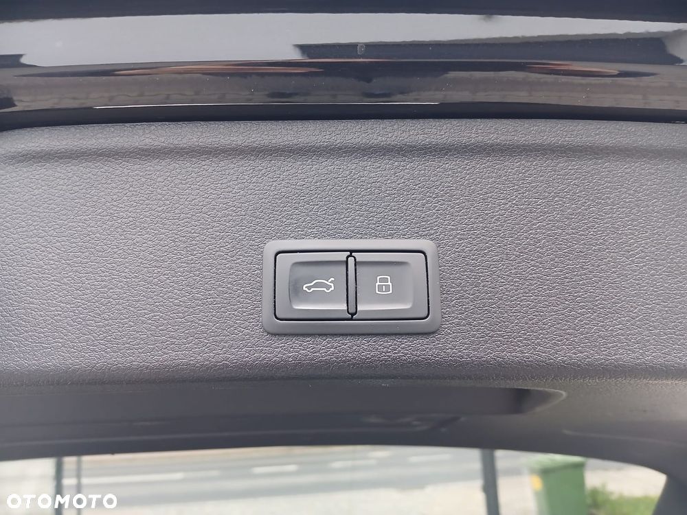 Audi A4 Avant 2.0 TDI DPF clean diesel quattro S tronic S line Sportpaket - 28