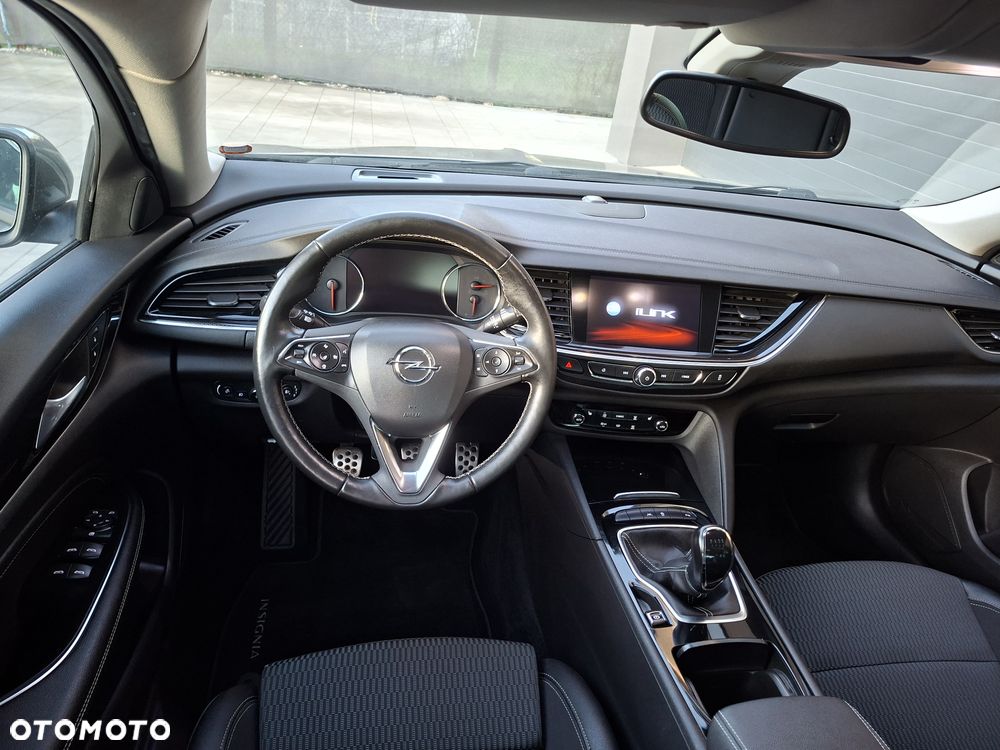 Opel Insignia - 10