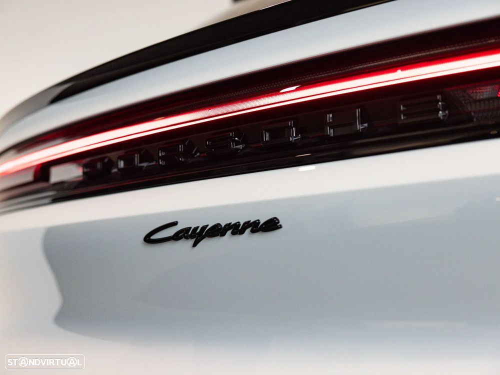 Porsche Cayenne Coupé E-Hybrid Black Edition - 24