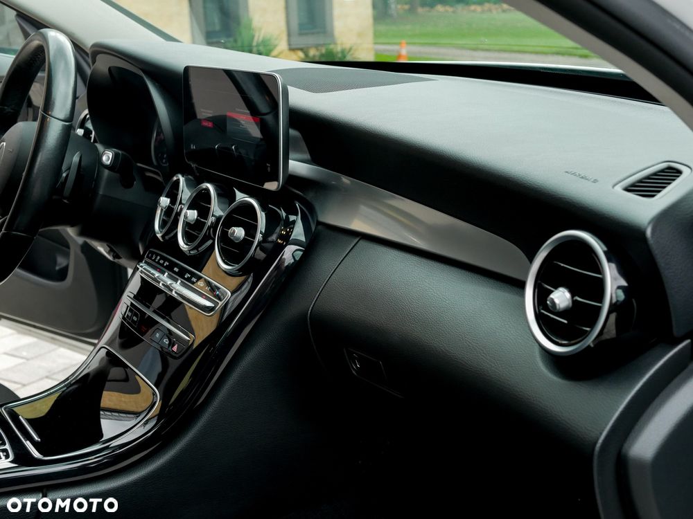 Mercedes-Benz Klasa C 160 9G-TRONIC - 22