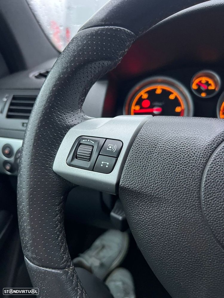 Opel Astra GTC 1.3 CDTi - 26