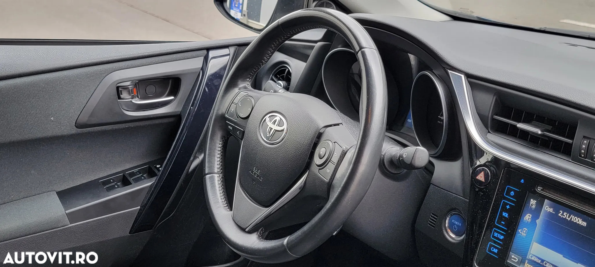 Toyota Auris 1.8 L VVT-i HSD Luna - 10