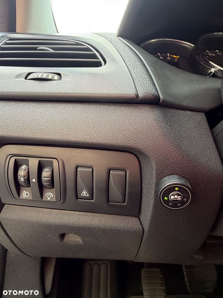 Renault Fluence 1.6 16V Expression - 23