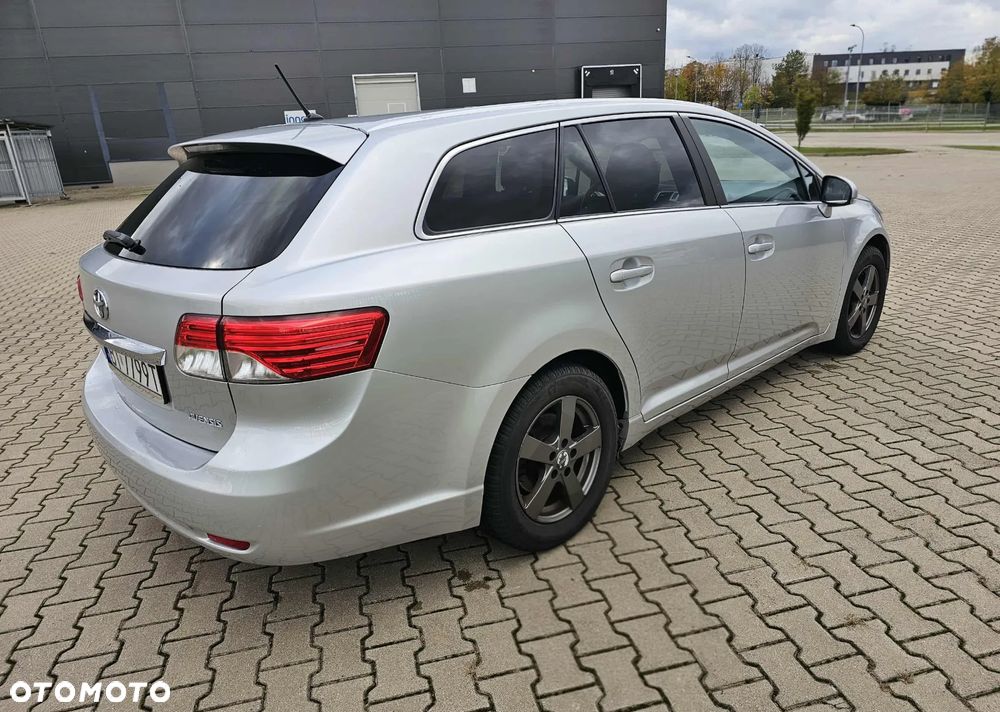 Toyota Avensis Combi 1.6 Comfort - 5