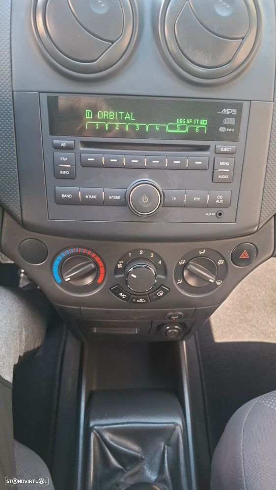 Chevrolet Aveo ver-1-2-16v-confort - 8