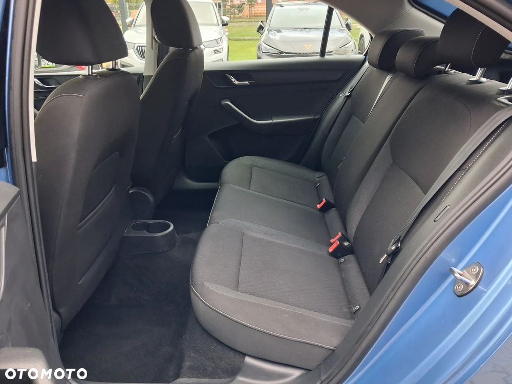 Skoda RAPID 1.6 TDI DPF Ambition - 12