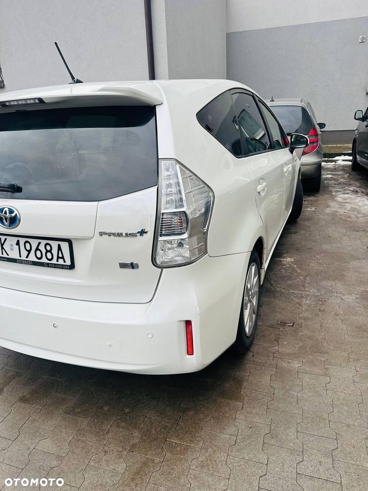 Toyota Prius (Hybrid) - 3