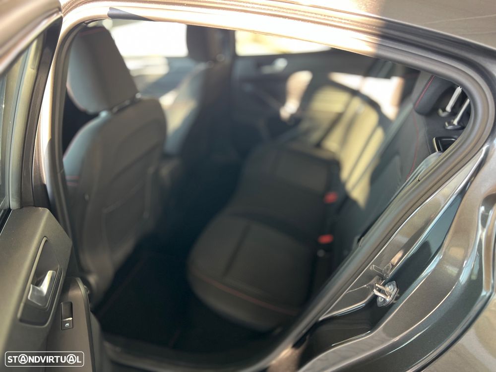 Ford Focus 1.0 EcoBoost MHEV ST-Line - 9