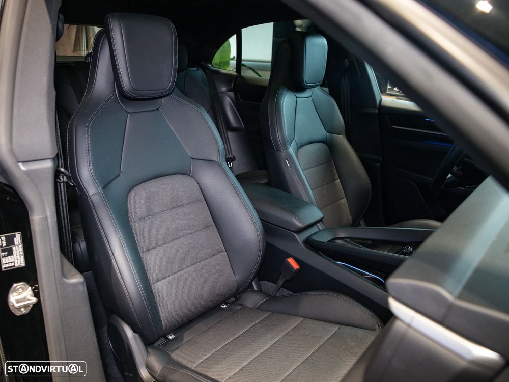 Porsche Macan Electric 4 - 38