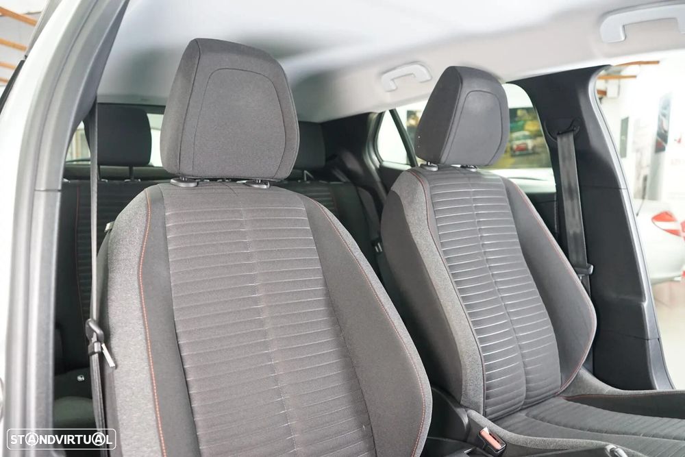 Peugeot 2008 1.2 PureTech Allure - 38