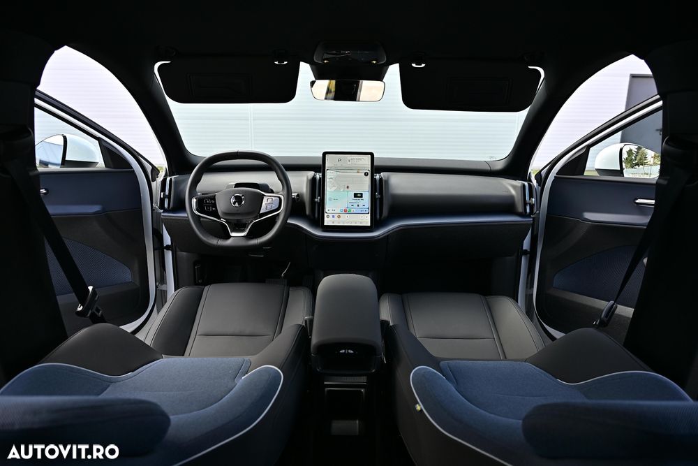 Volvo EX30 Single Motor Extended Range RWD Core - 14