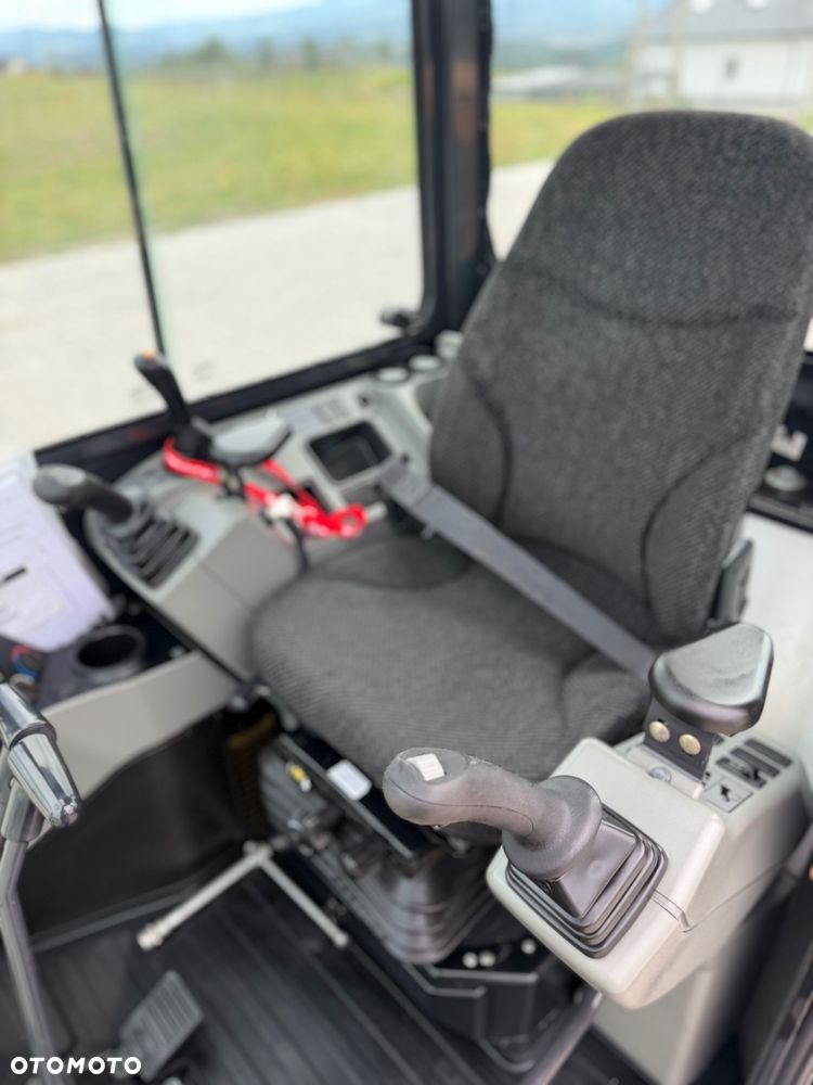 Bobcat E26 - 19