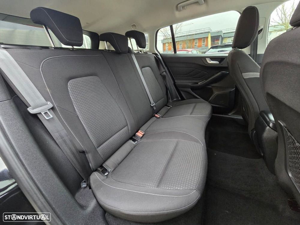 Ford Focus SW 1.0 EcoBoost Active - 14