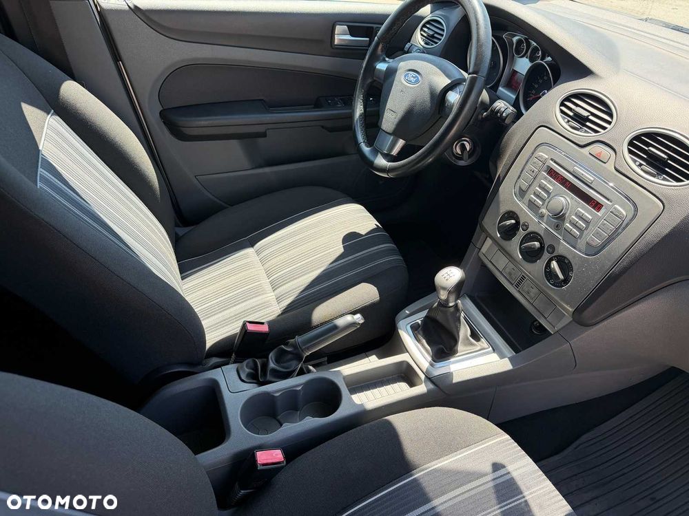 Ford Focus - 8