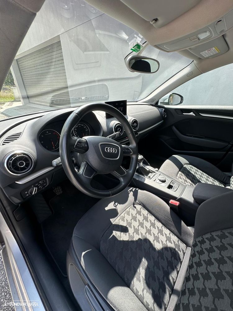 Audi A3 Sportback 2.0 TDI Attraction - 4