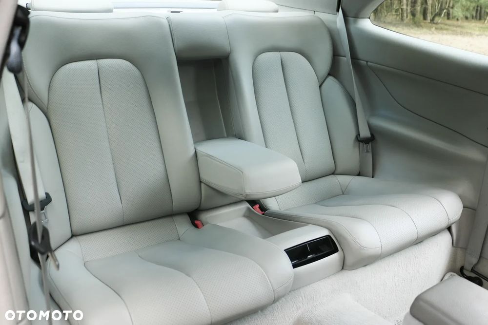 Mercedes-Benz CLK - 32