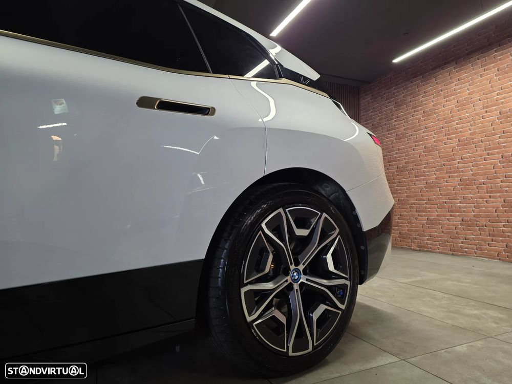 BMW iX xDrive 40 Pack Desportivo - 47