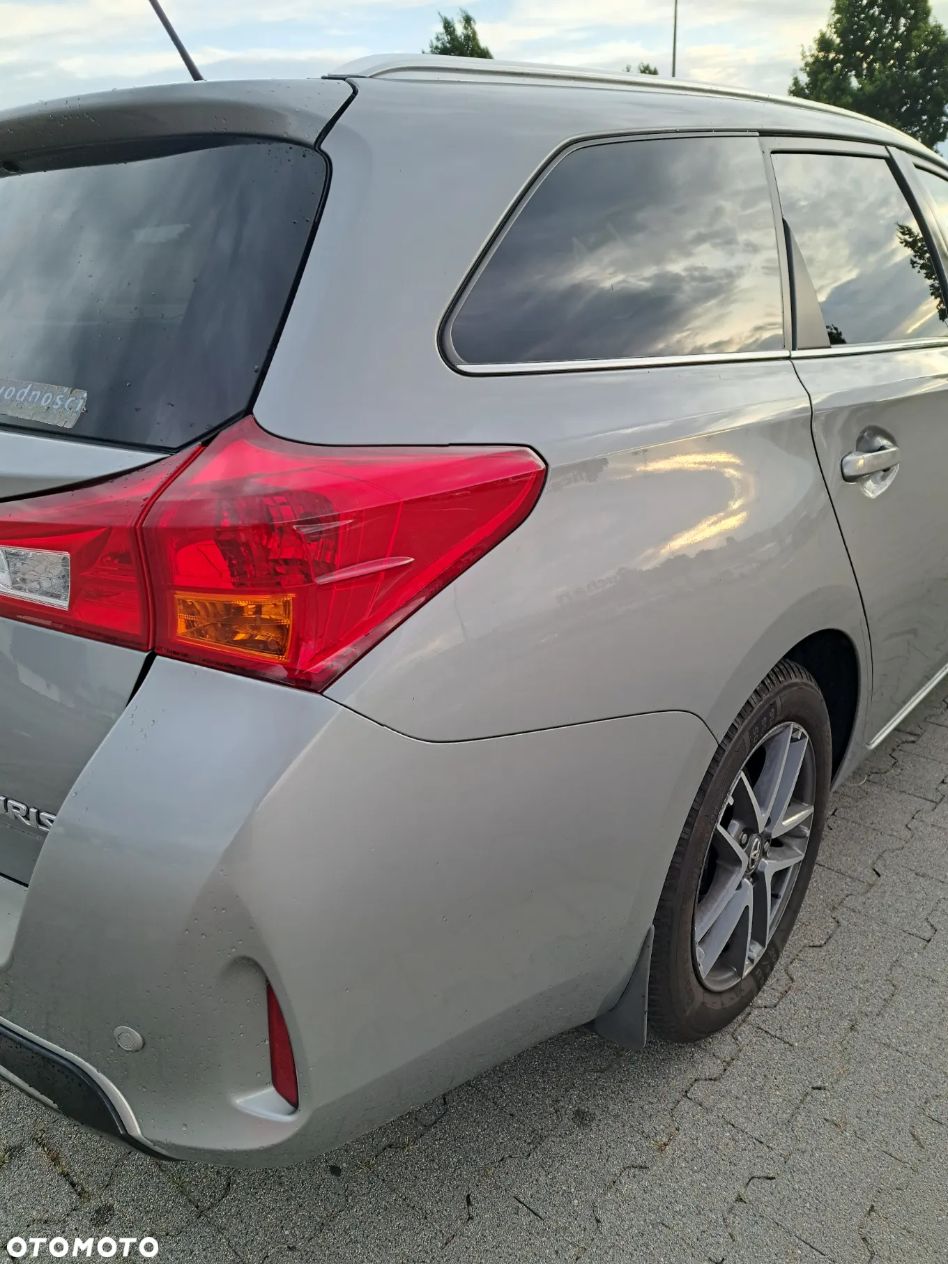 Toyota Auris 1.6 Premium + - 5