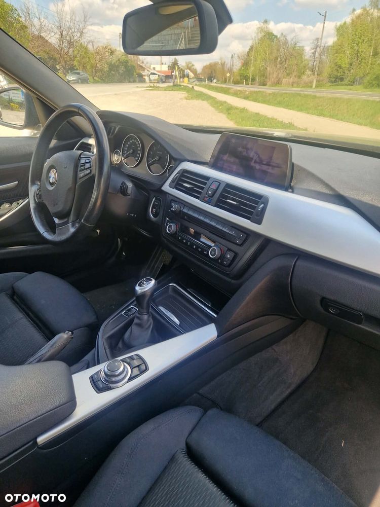 BMW Seria 3 316i - 4