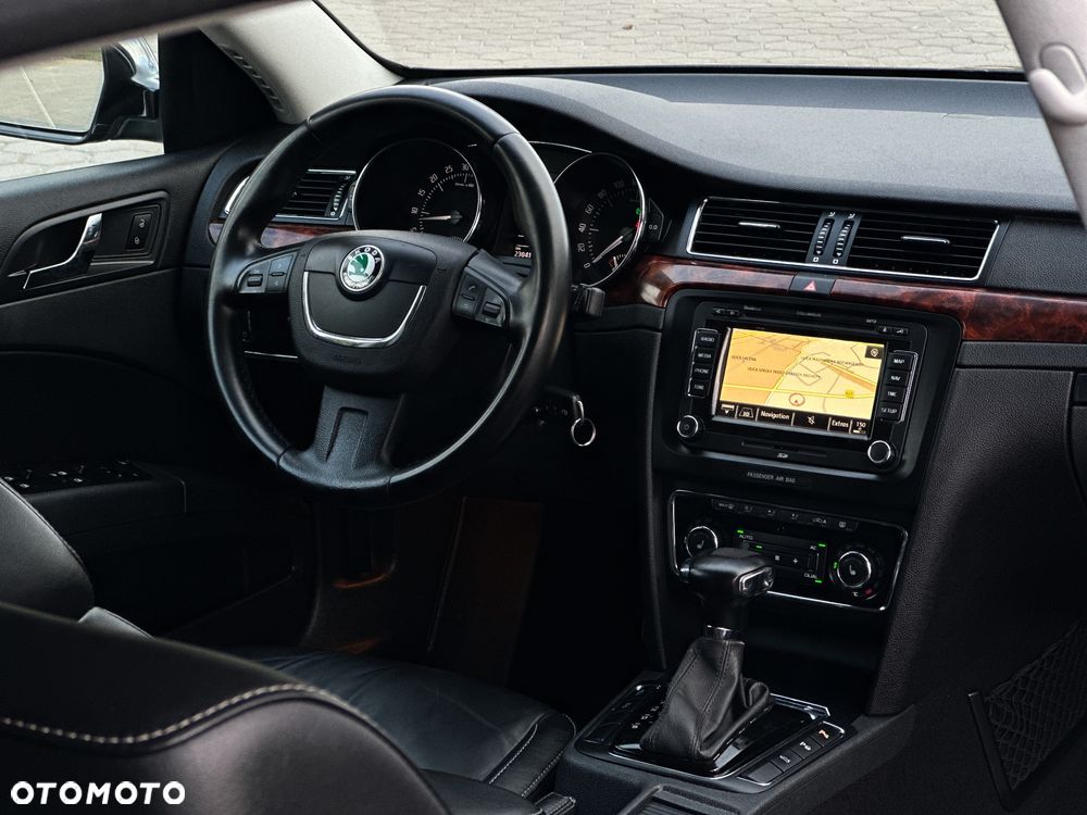 Skoda Superb 2.0 TDI DSG Exclusive - 26