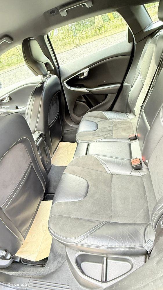 Volvo V40 2.0 D2 R-Design - 12