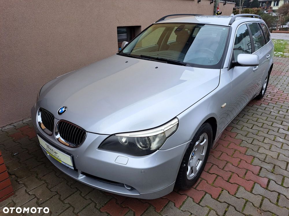 BMW Seria 5 523i Touring - 2