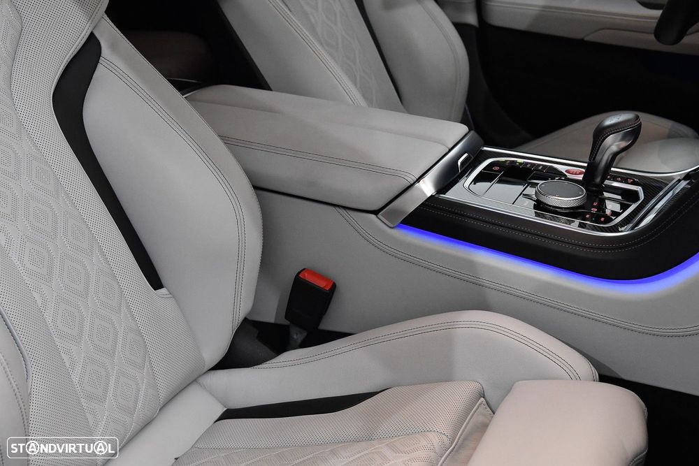 BMW M8 - 22