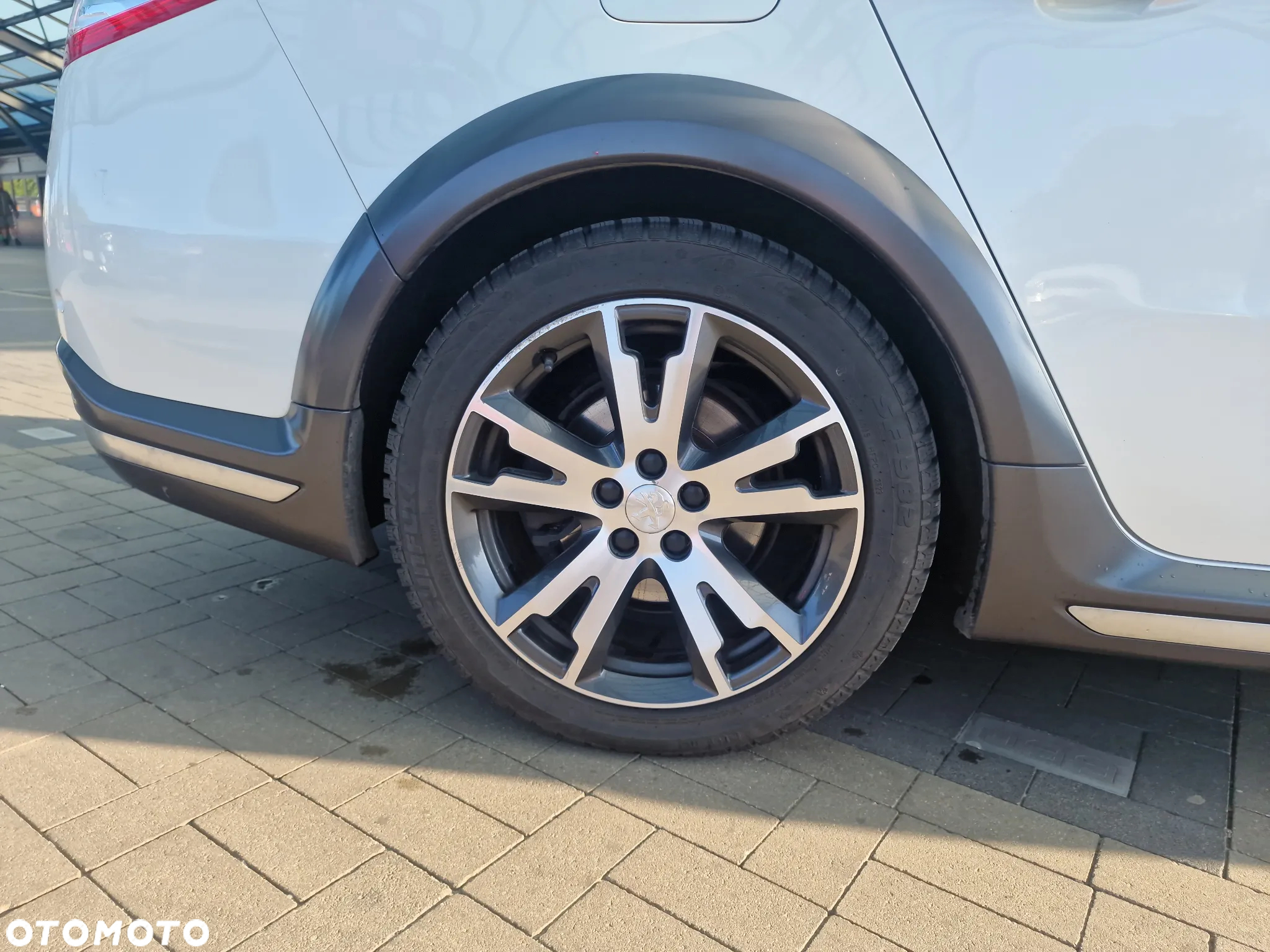 Peugeot 508 RXH 2.0 HDi HYbrid4 - 18