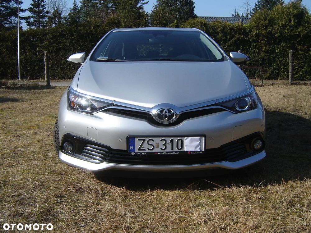 Toyota Auris 1.6 Premium - 2