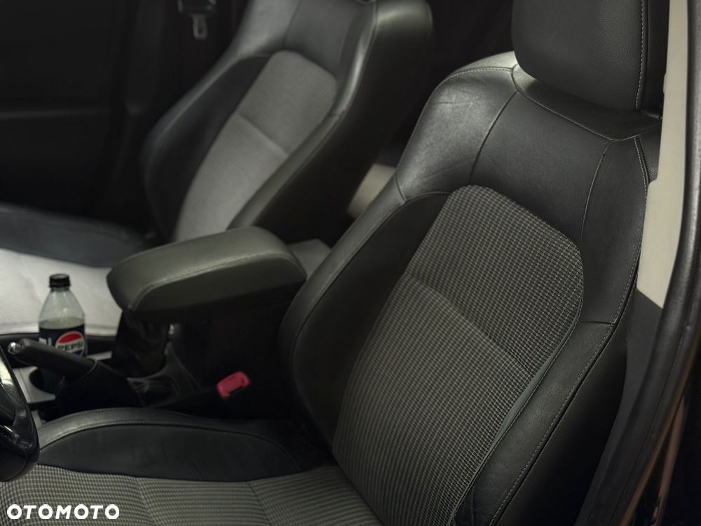 Toyota Auris Hybrid 135 Prestige - 22