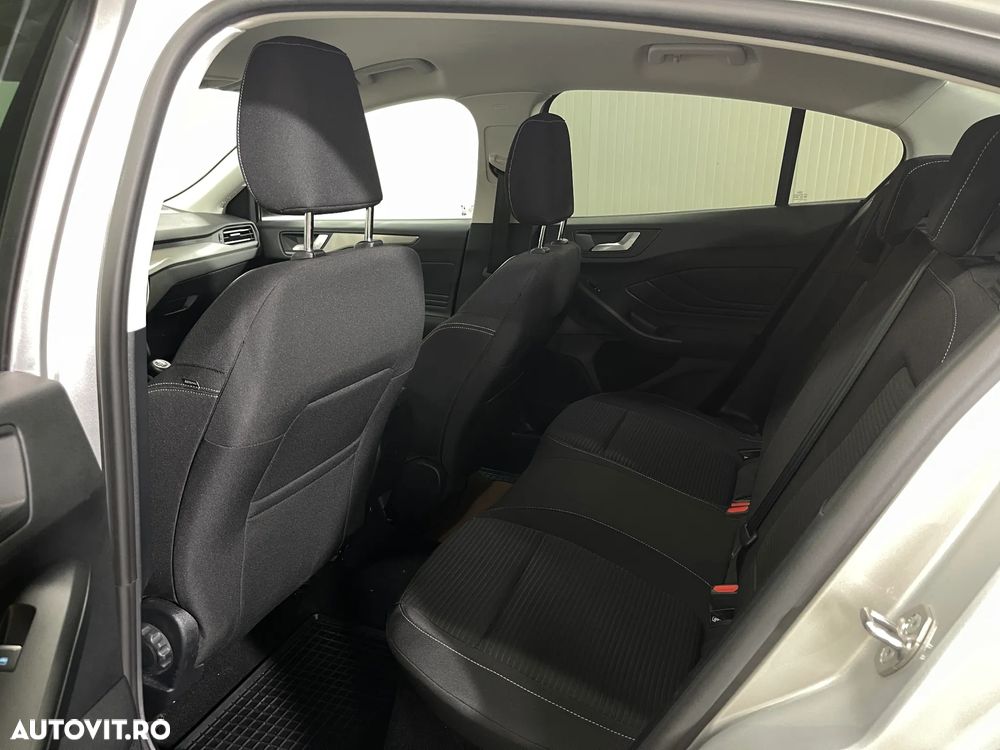 Ford Focus 1.0 EcoBoost Titanium - 12