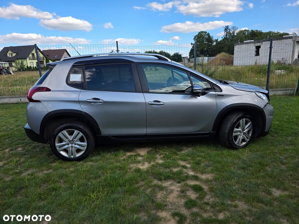 Peugeot 2008 BlueHDi 100 STOP & START Signature - 6