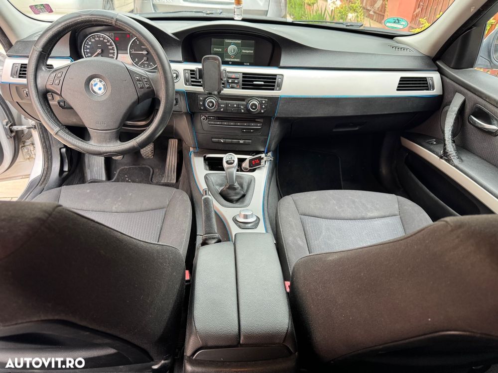 BMW Seria 3 318d - 14