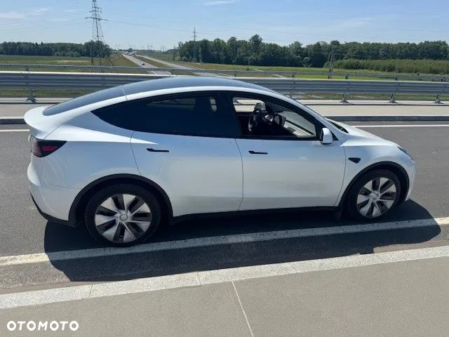 Tesla Y Long Range AWD - 7
