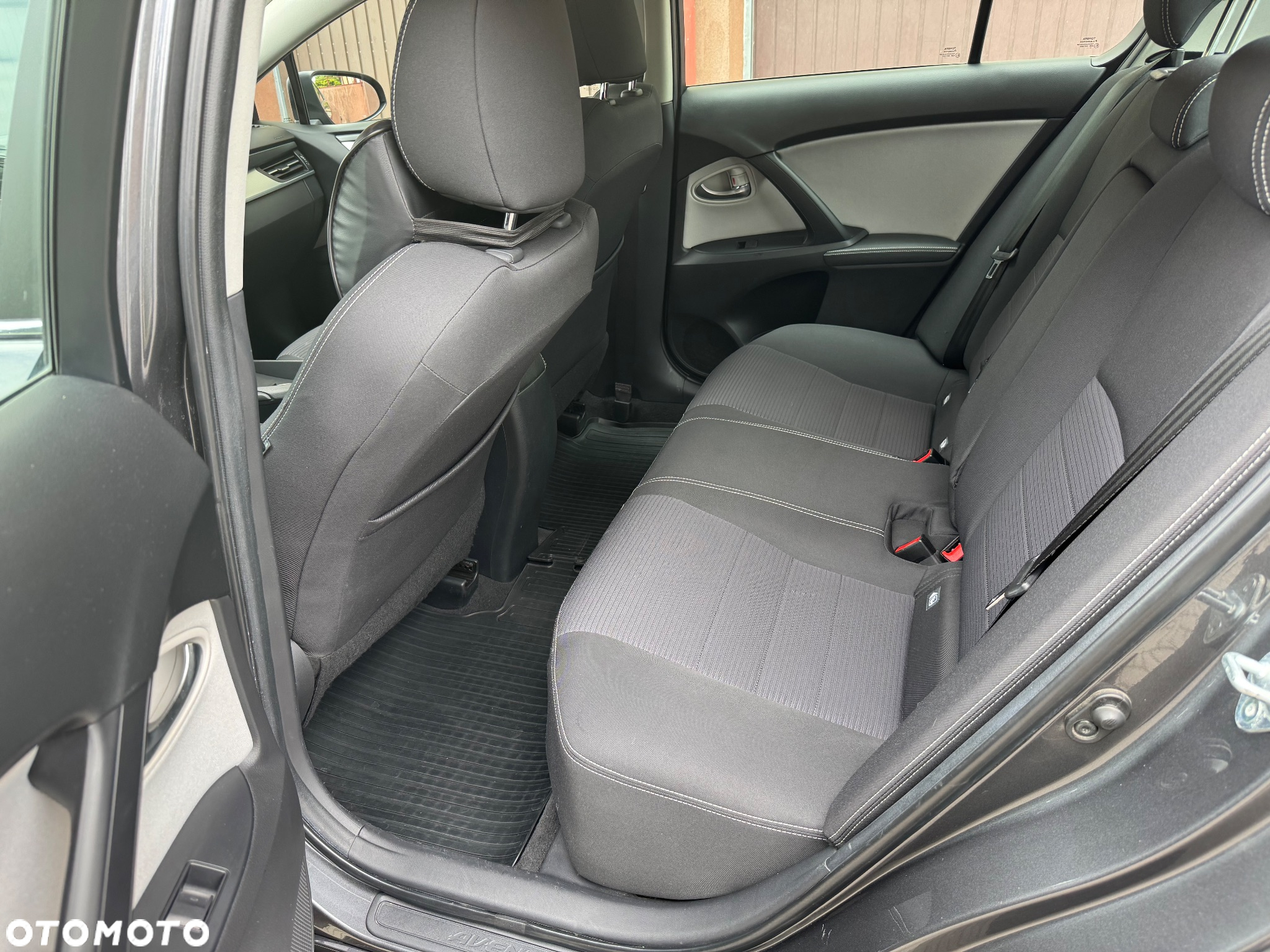 Toyota Avensis 2.0 Premium MS - 8