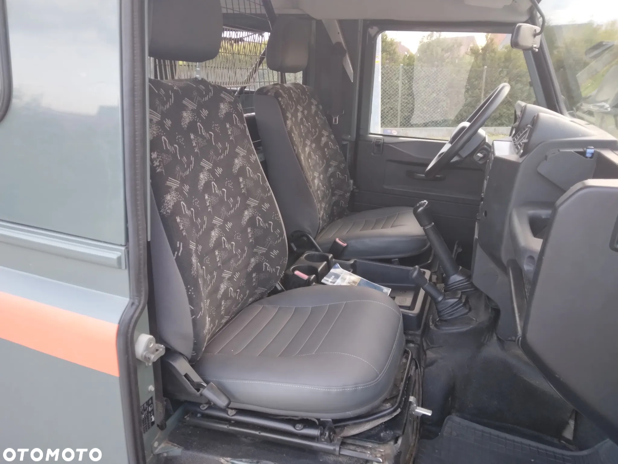 Land Rover Defender 110 2.2 TD4 E - 8