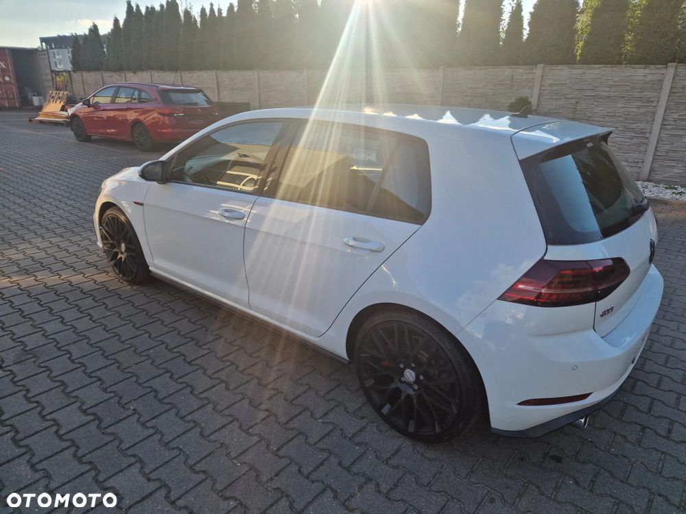 Volkswagen Golf GTI 2.0 TSI OPF DSG Performance - 34
