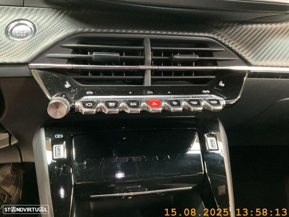 Peugeot 2008 1.2 PureTech Allure EAT8 - 3